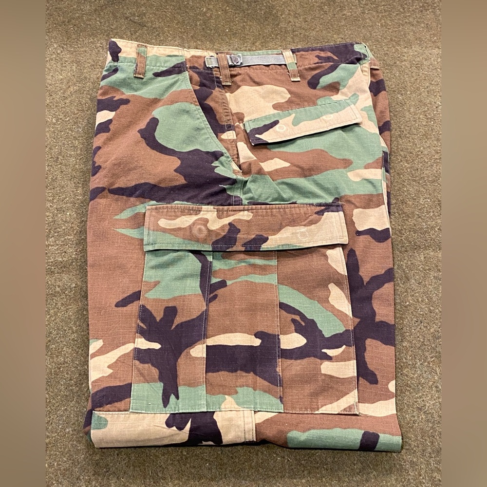 2000 Used US Military USGI Woodland Camouflage Cargo Pants Men’s Medium Regular